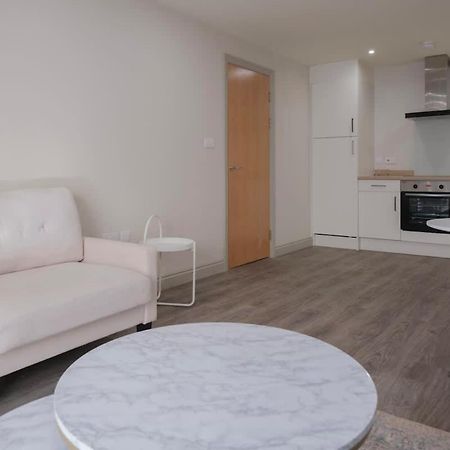 Charming 1-Bedroom Apartment In Leeds City Centre Perfect For Couples Or Solo Travelers Eksteriør billede
